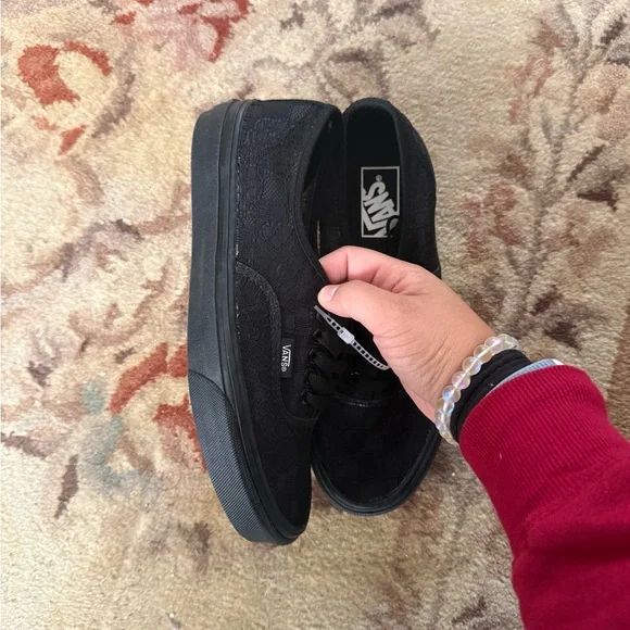 NWT vans lace shoes - Picture 2 of 3